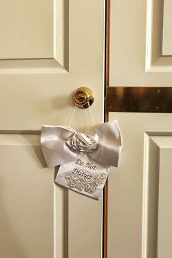 do not disturb sign on door