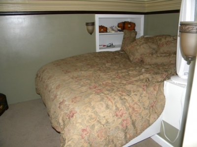 The Library Suite bed