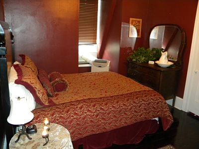 The Maid's Quarters bedroom