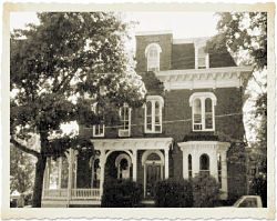 Heritage House Suites