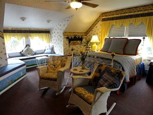sunflower suite room