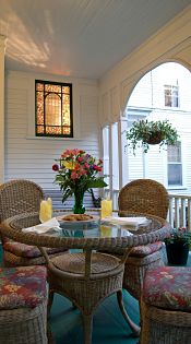 porch table setting