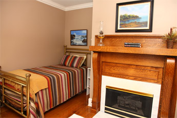 Baker's Ridge Room Harmony Hill Bed and Breakfast
