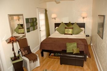 Castillo Room
