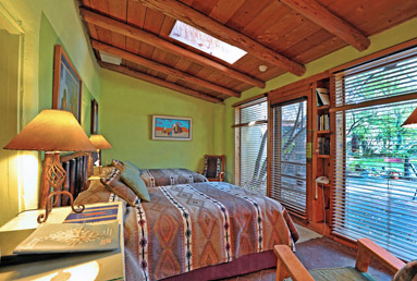 Sala del Sol room