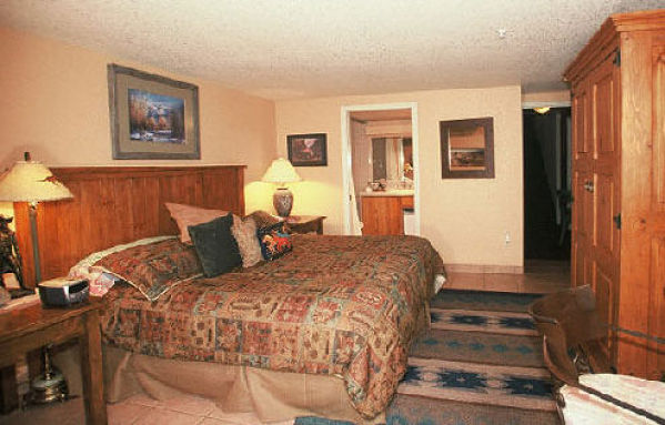 Apple Orchard Inn Canyon room old time cowboy style