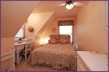 Couer d'Alene suite pink bedroom