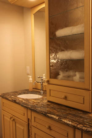 Suite 7 vanity