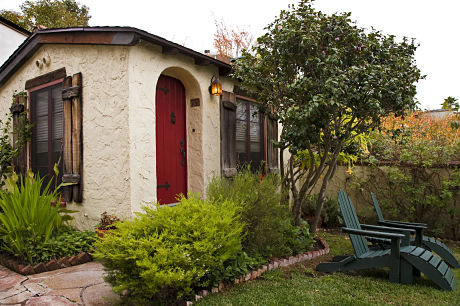 Manzanita Cottages Red Cottage