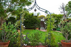Manzanita Courtyard