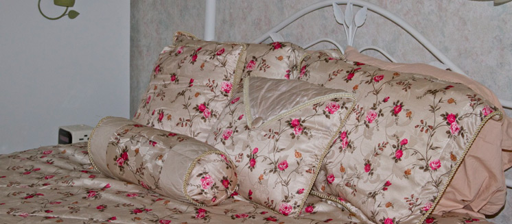 Romantically Rose Room