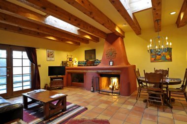 Southwest Villa, one bedroom apartment, with full kitchen, Living room, private Garden, and jacuzzi tub