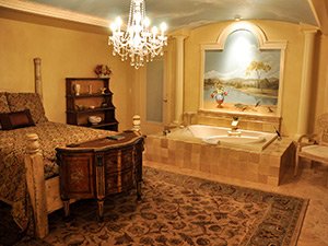 Summer Creek Inn Suite 5