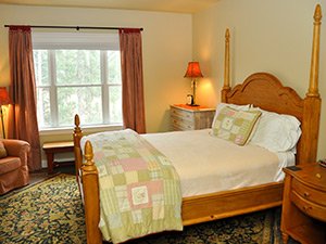 Summer Creek Inn Suite 4