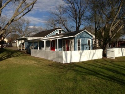 103B Back Porch Cottage at Country Butler Texas lodging