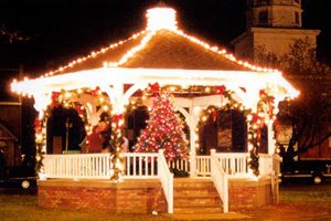picture of Festivals Fredonia gazeebo decorated with Christmas lights