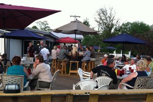 picture of diners at the Hadley House restaurant
