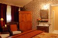 Great Tree Inn's King Bee room