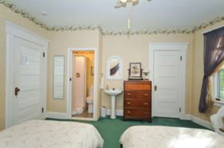 The Ensuite bathroom in Avonlea
