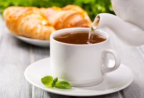 croissant and tea