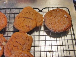 Molasses Crinkles Cookies