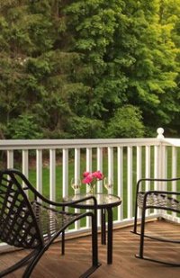Hilltop Orchards Suite 12 at Garden Gables Inn