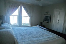 Blue Heron lookout room