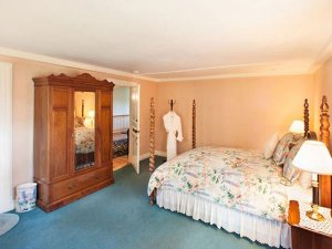 Lincoln room at Adair Inn in Bethlehem, New Hampshire