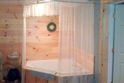 Serenity Suite in Blessings Lodge in Millersburg, Ohio
