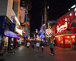 Universal City Walk - Photo by Boris Dzhingarov