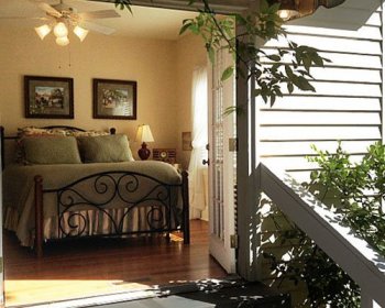 Barkley-Hayward Cottage at Rosehaven Cottages in Little Rock, AR