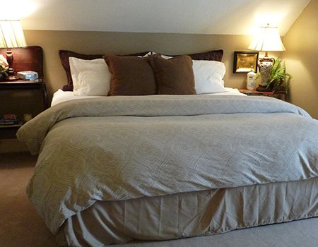 The Covington Room at PineCrest Bed and Breakfast in Gorham, Maine