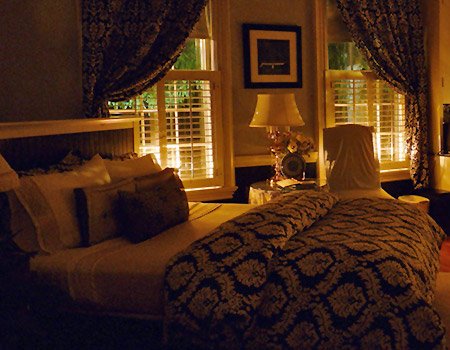 The Amherst Room at PineCrest Bed and Breakfast in Gorham, Maine