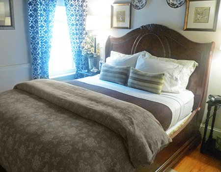 The Stoningham Room at PineCrest Bed and Breakfast in Gorham, Maine