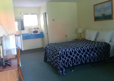 Queen Bed Room at Bridgetown Motor Inn