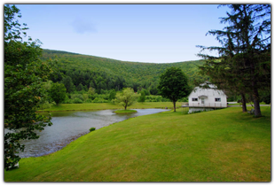 Lakeside Cottage in Weyside Inn in Big Indian, New York