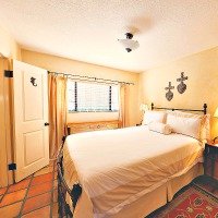 #6 room in Blue Iguana Inn in Ojai, California