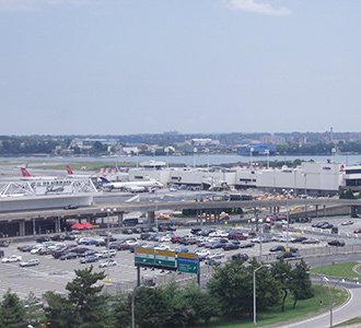 Meadowbrook Motor Lodge is minutes from LaGuardia Airport
