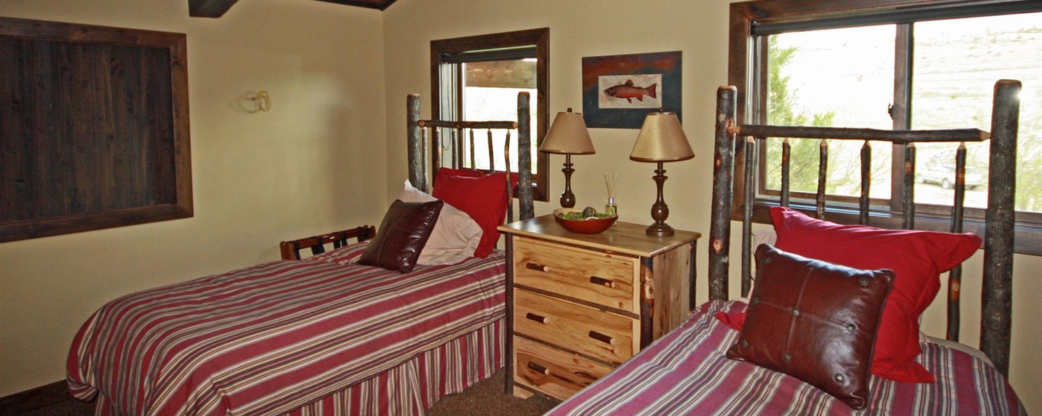 Reedfly Farm and Rivers Bend Lodge Yellowstone Lodging