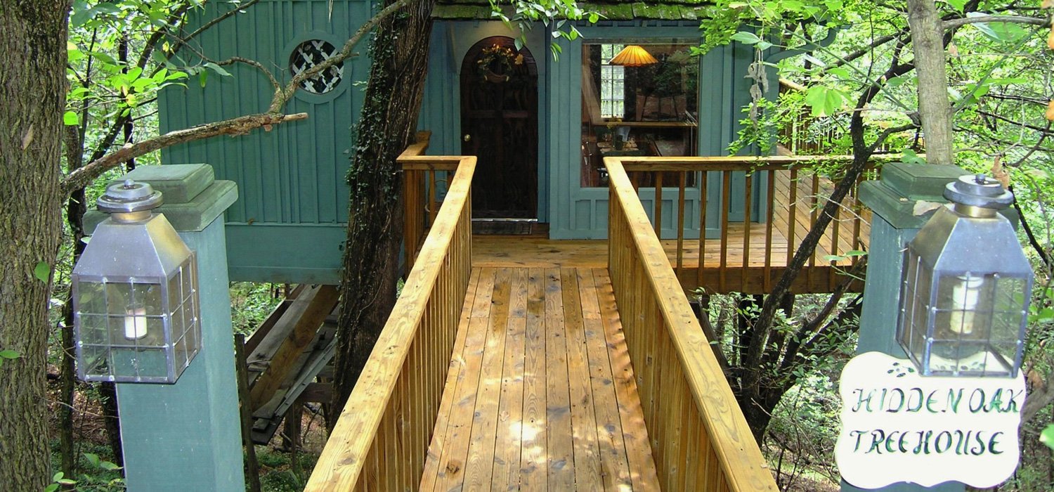 Hidden Oak Treehouse Eureka Springs Treehouse Cabins Treehouse Cottages