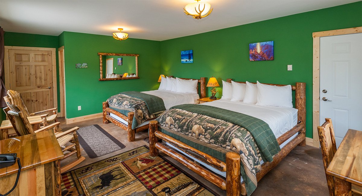 Two Queen Rooms Gardiner Mt Lodging Yellowstone Basin Inn
